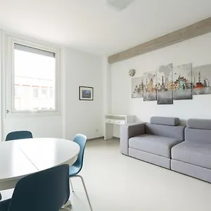  Apartment Porta Nuova Bright And Stylish Flat Italy
